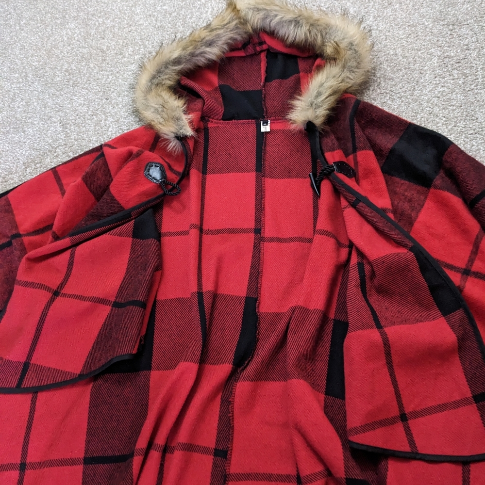 Hooded buffalo plaid symmetrical cape poncho red and black checkered - Picture 12 of 15